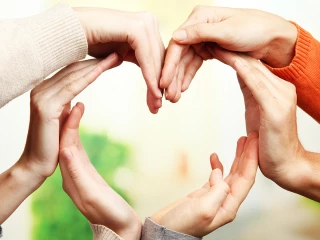 Coeur avec les mains